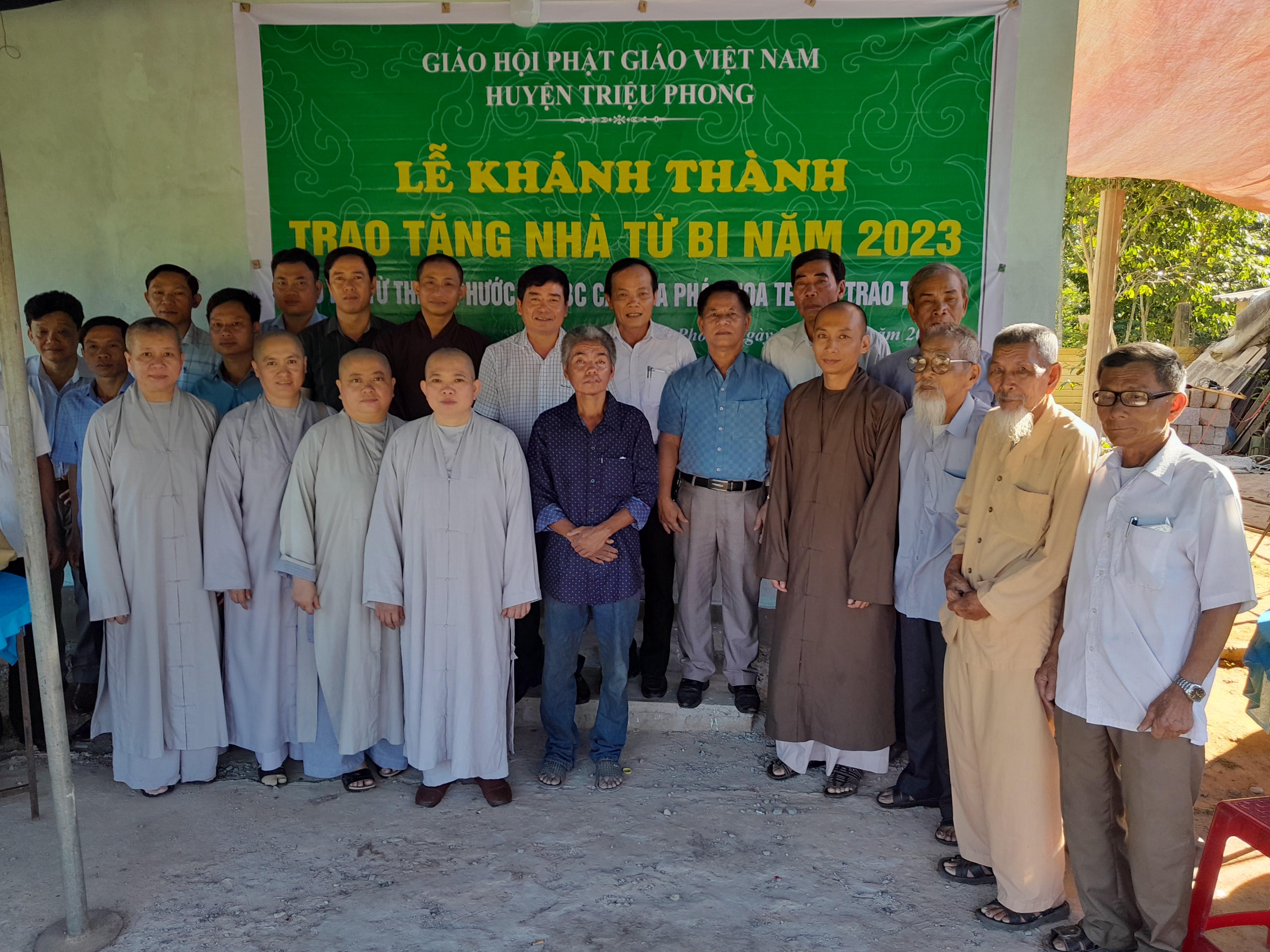 Ban Trị sự Giáo hội Phật giáo Việt Nam huyện Triệu Phong bàn giao 3 căn nhà Từ Bi